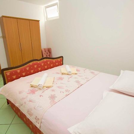 Apartments Srdjan Makarska Exterior foto